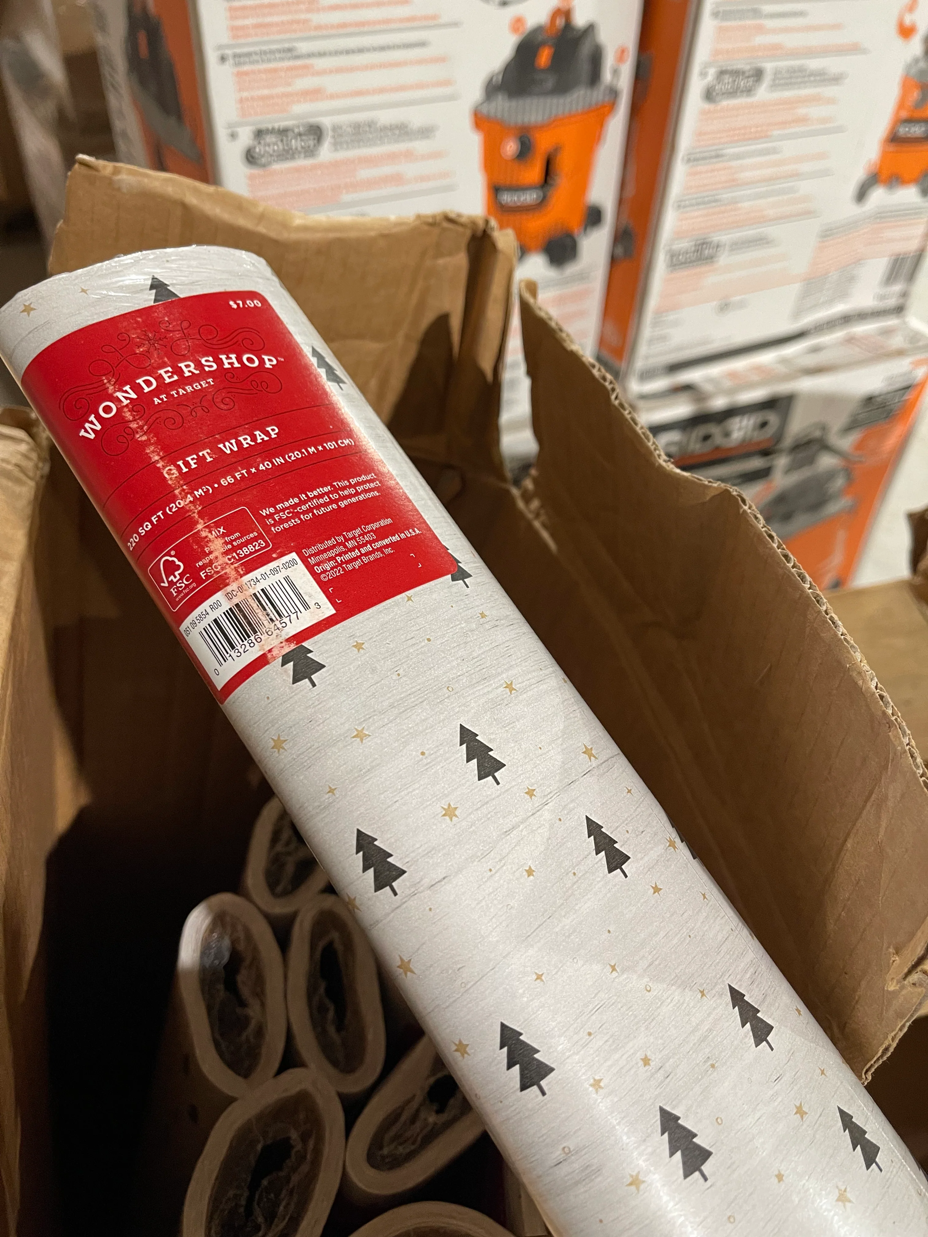 220 sq ft Holiday Gift Wrapping Paper - Festive Tree Design